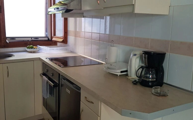 Elena's Seaside Apartments & Studios