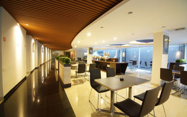 Raffleshom Hotel