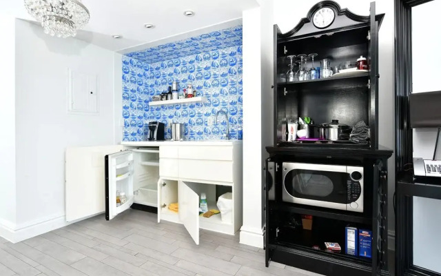 Miami World Rental - Mondrian 808