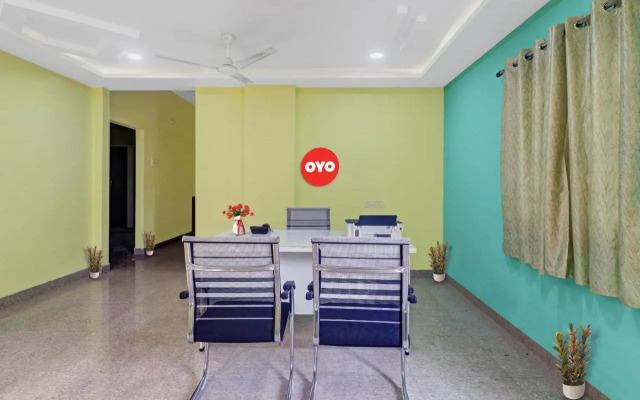 OYO 70303 S V Residency Kajaguda