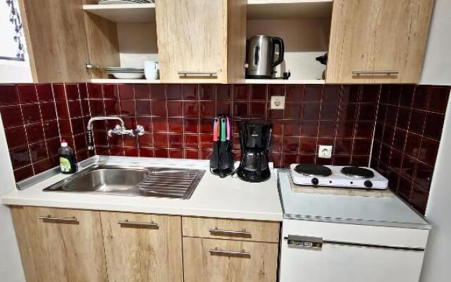 Alexandra Apartment 13