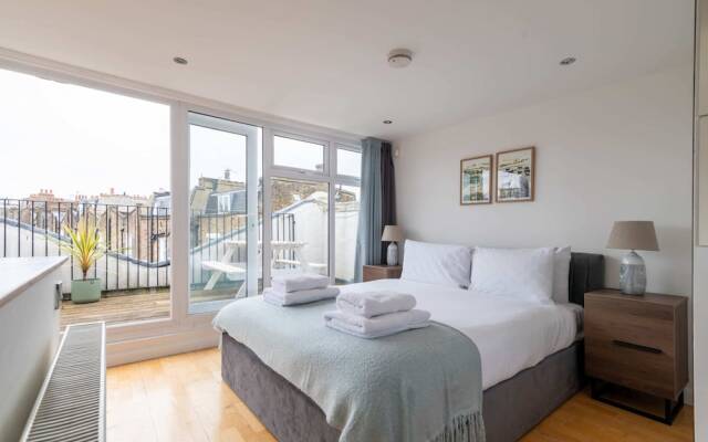 Stylish Kings-cross Maisonette