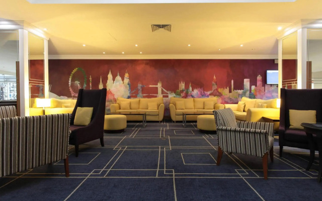 Renaissance London Heathrow Hotel