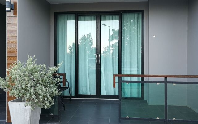 Nutchana Hill Boutique Hotel