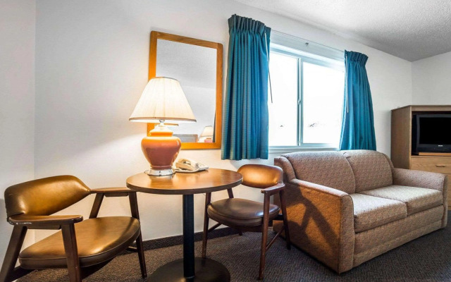 Rodeway Inn & Suites