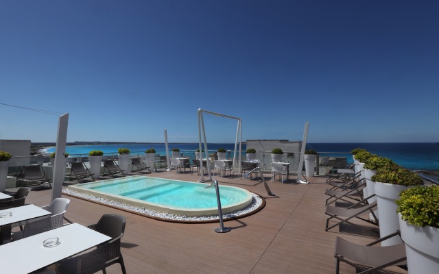 M&F Hotel