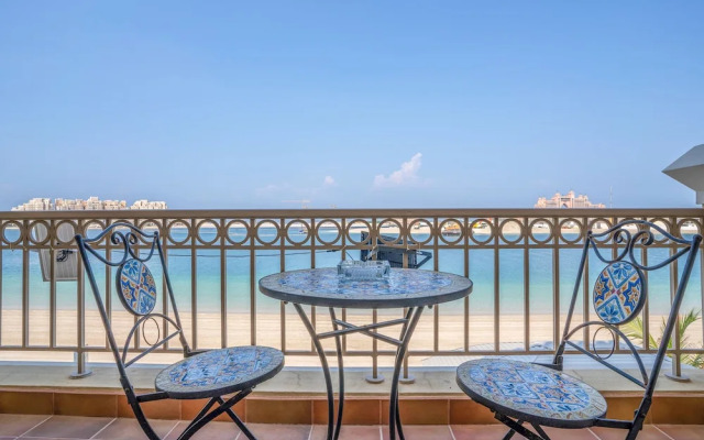 5BR Beach & pool villa in Palm