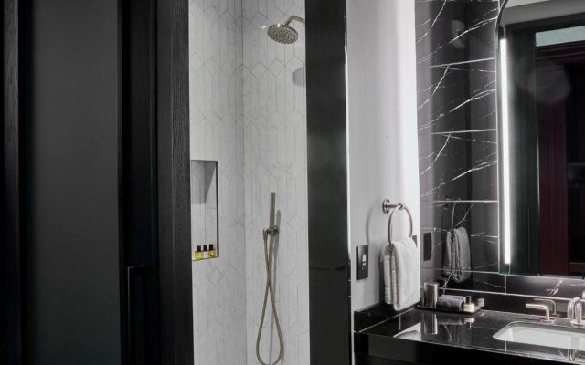 Daxton Hotel Birmingham, Curio Collection by Hilton