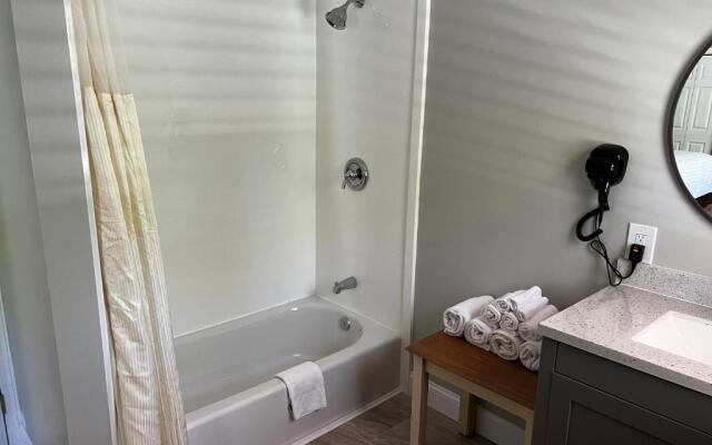 Captains Quarters Motel & Conference Center