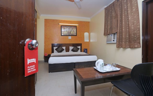 OYO 10048 Hotel Aditya Inn