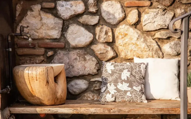 Rustico Bertel