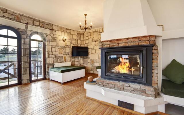 Vinifera Vineyards Hotel