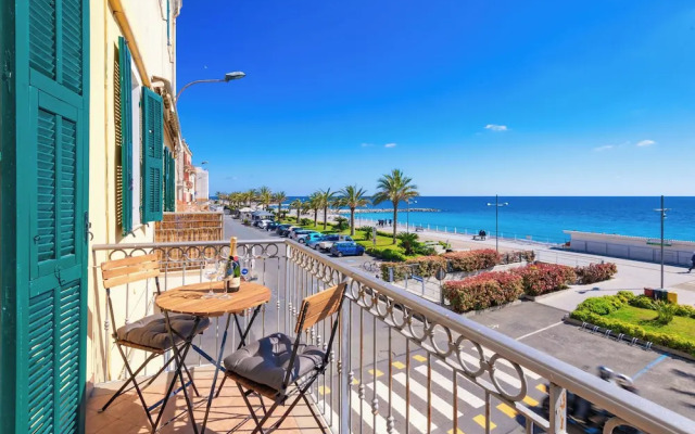 Appartamento fronte mare a Ospedaletti