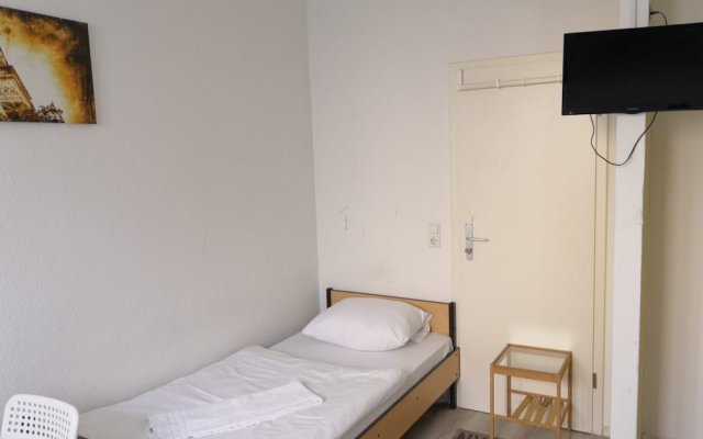 Zimmer Stuttgart Mitte AB Apartments - Hostel