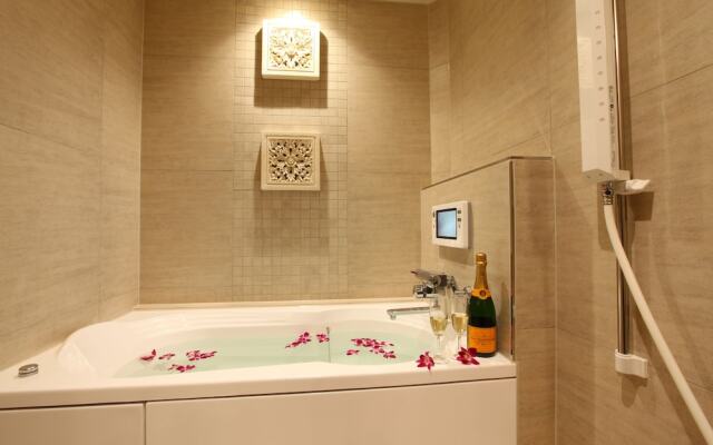 LUSSO CROCE URBAN RESORT - Adult Only