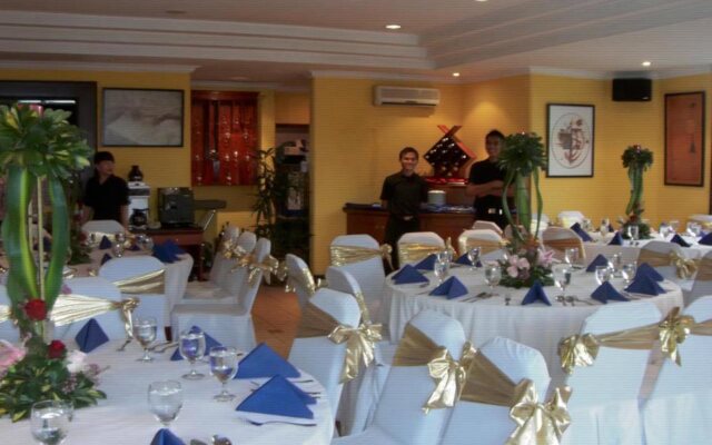 Travellers Suites Serviced Apartments