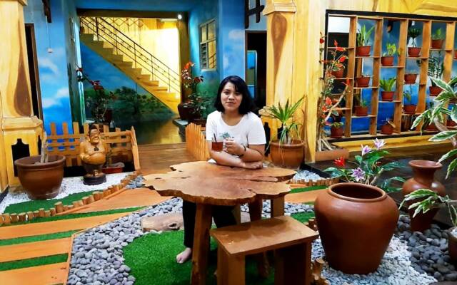 Ayodhya Garden Hostel Yogyakarta by HOM