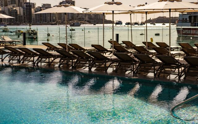 Strand Suites By Neu Collective