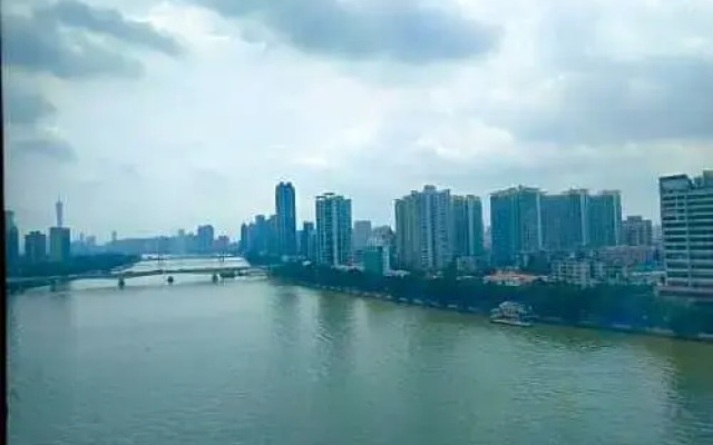 Howard Johnson Riverview Hotel Guangzhou
