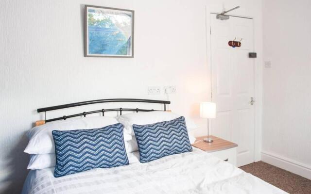 Newport house sleeps 9 - Mycityhaven
