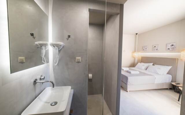 Theros Suites