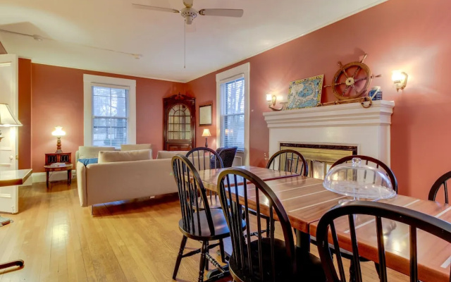 Captain Lawrence Inn