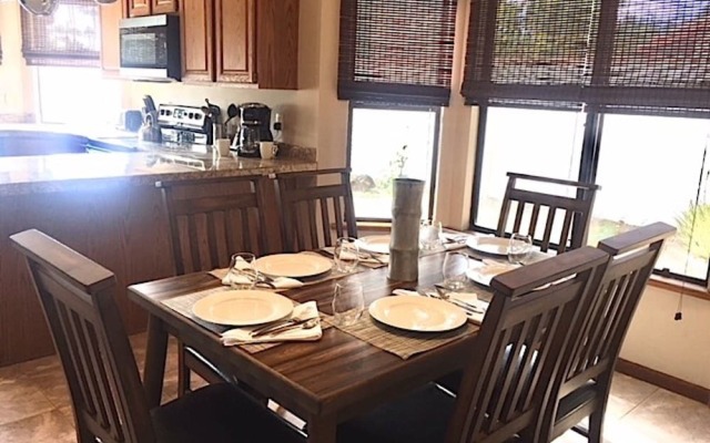 Grandview Getaway 4 BR by Casago