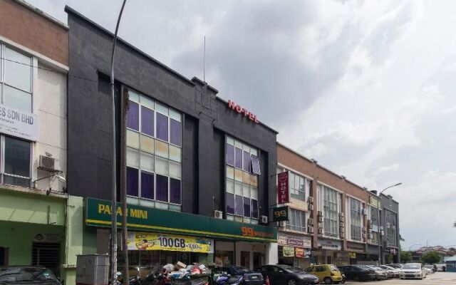 OYO 587 The Dream Hotel