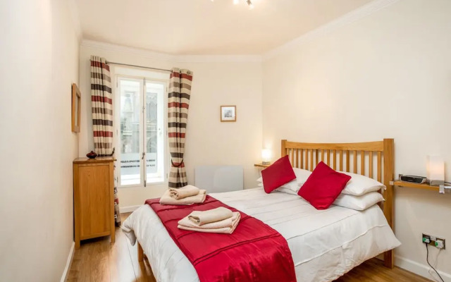 St Giles Advocates Close apartment