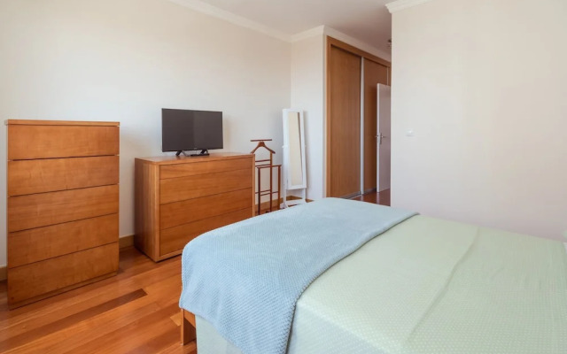 25 - Elegant apartment with Seaviews