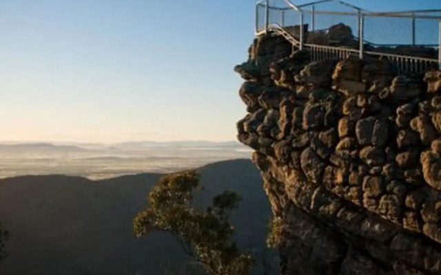 The Ledge Holiday House