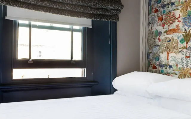 Westbourne Park Road XVI by Onefinestay