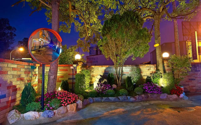 Qi Hai Motel