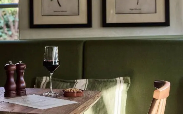 The Bat & Ball Inn