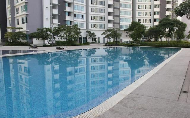 City Living With Panaromic Bay View @ Danga Bay