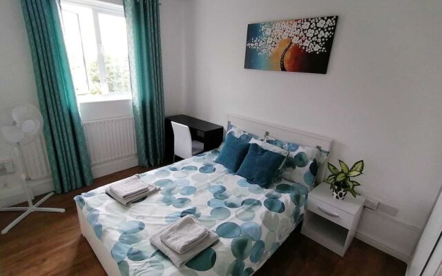 White City Apartment, Your London Stay