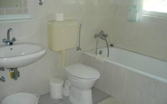 Alex Apartman