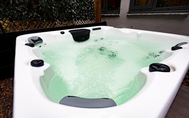 The Cheshire Gathering - Hot Tub 8 Bedrooms