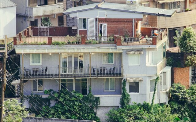 OwlStay Jiufen Green Ray