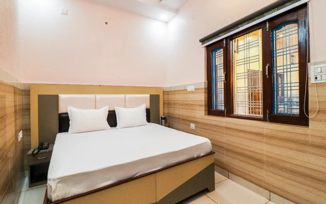 SPOT ON 85285 Shikhar Hotel