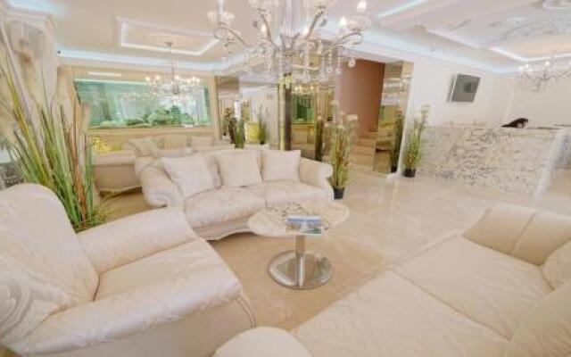 Bratanov Studio in Complex Harmony Suites 8