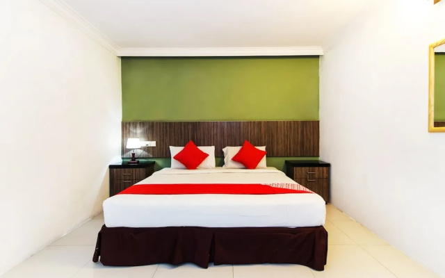 Super OYO 443 Crystal City Hotel
