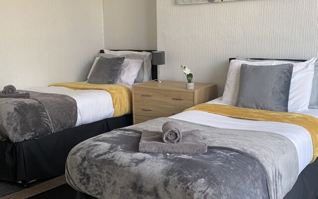 OYO Tudor Lodge - Redcar Beach