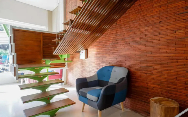 Inep Kayu Jebres by Reddoorz