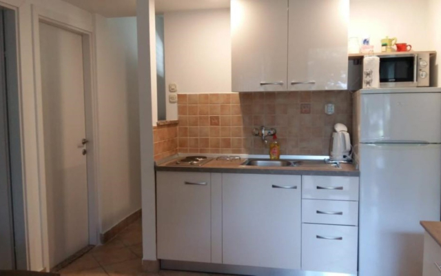 Apartment Mis - apartments close to sea: A2 Petrcane, Zadar riviera