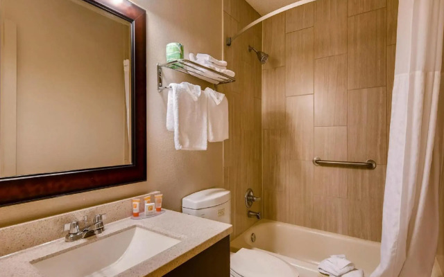 Orangewood Inn & Suites Midtown