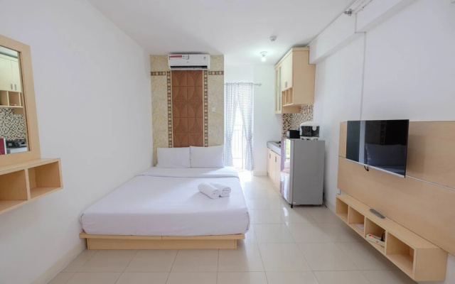 Homey and Comfort Living Studio Room at Bassura City Apartment – Guest Rooms – Jakarta