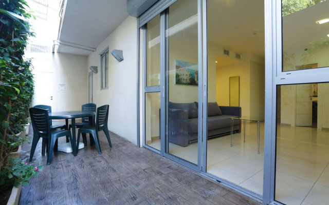 Sea Land Suites