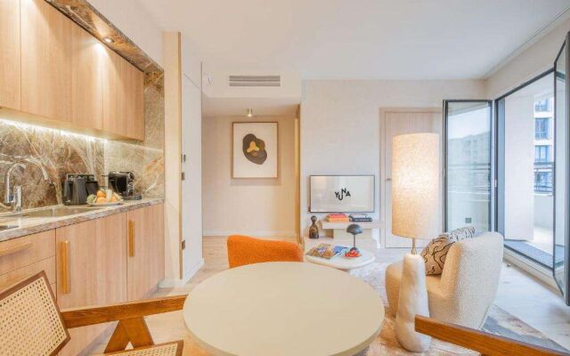 Yuna Porte Maillot - ApartHotel