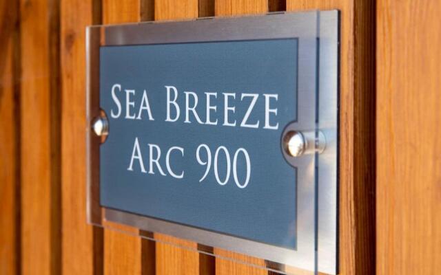 Sea Breeze Ark 900 Boat